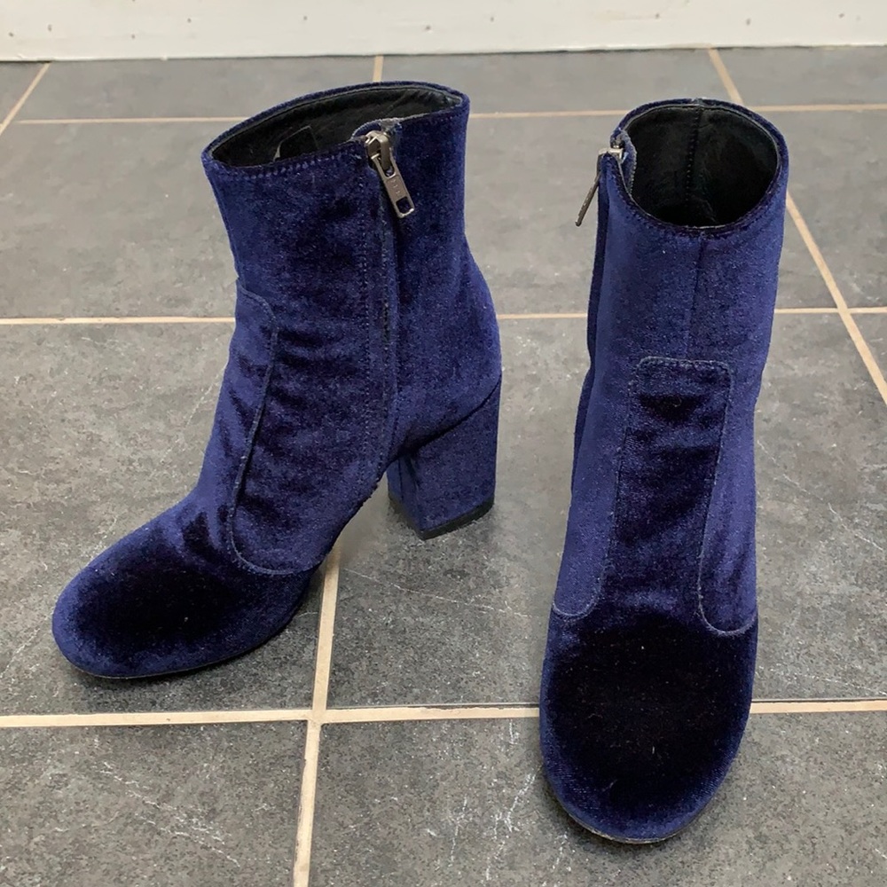 Blue velvet ankle boots size 37